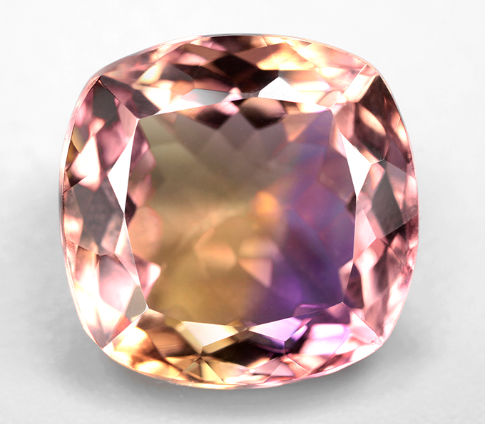Чистейший крупный контрастный аметрин 11,49 карата