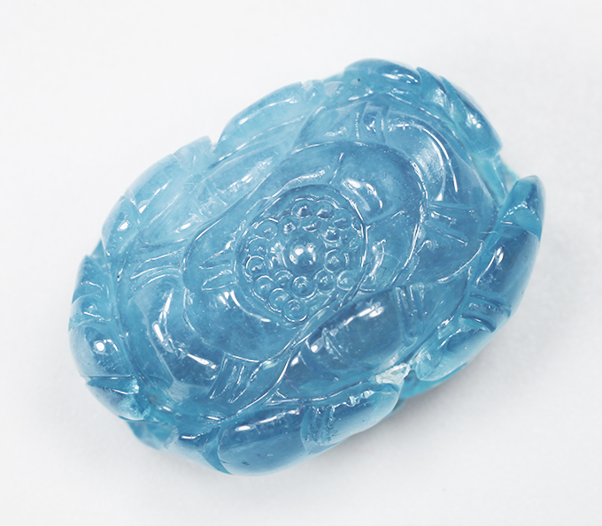 Насыщенный крупный резной аквамарин 38,55 карата