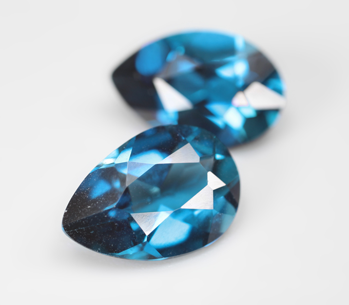 Пара чистейших London топазов 5,69 карата