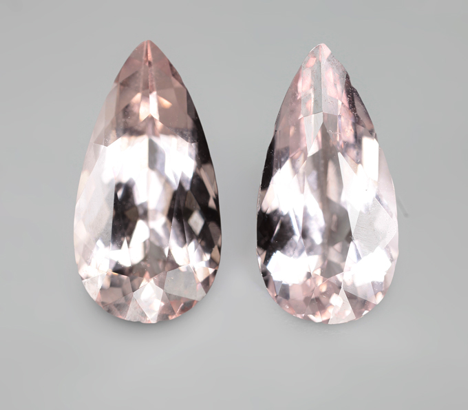 Редкая пара чистейших морганитов 5,19 карата