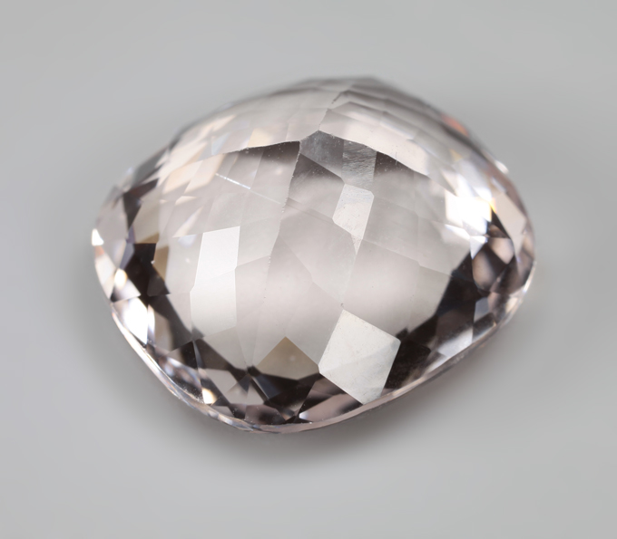 Крупный морганит 17,45 карата