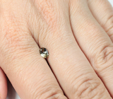 Зеленовато-желтый цоизит 0,41 карата