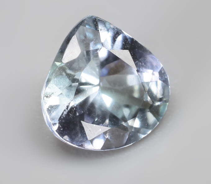 Полихромный цоизит 0,82 карата