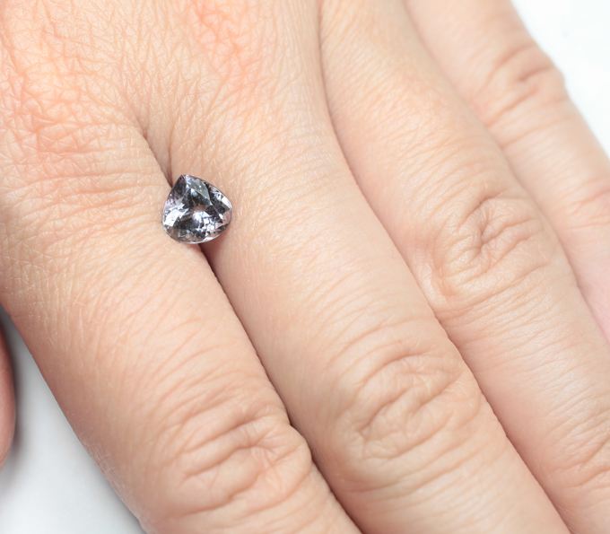 Полихромный цоизит 1,69 карата