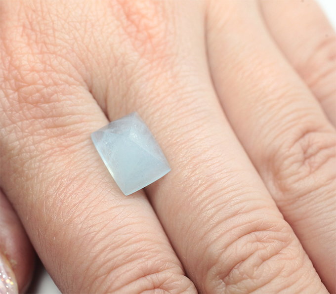 Забайкальский аквамарин огранки «сахарная голова» 5,02 карата