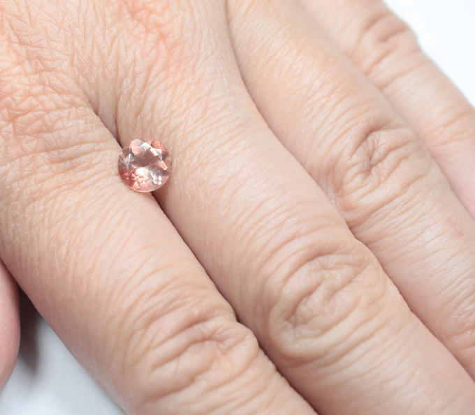 Орегонский солнечный камней 1,17 карата