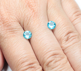 Пара «неоновых» апатитов 2,2 карата