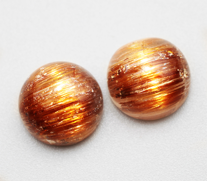 Парный кварц с золотистым рутилом с эффектом кошачьего глаза 4,71 карата