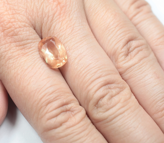 Андезин высокой чистоты 3,95 карата