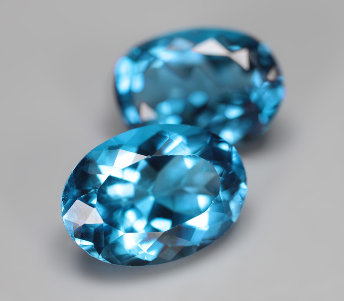 Крупная пара чистейших Swiss топазов 14,91 карата