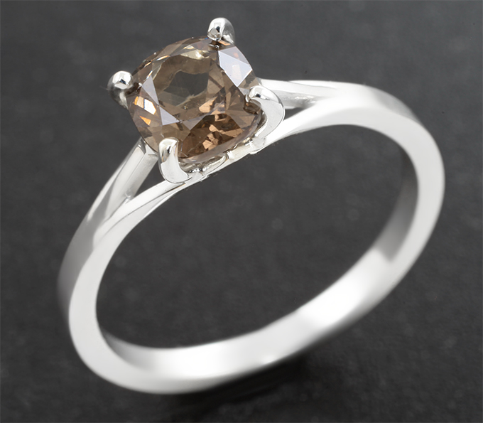 Серебро 925 Кольцо с гранатом со сменой цвета 1,13 карата
