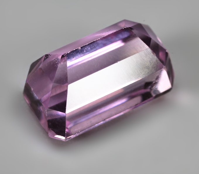 Кунцит высокой чистоты 6,57 карата