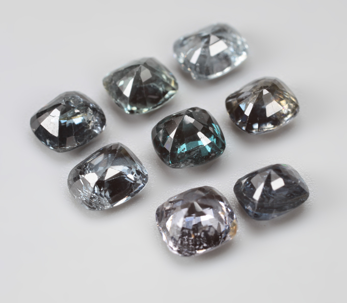 Крупный набор из 8 шпинелей 6,69 карата