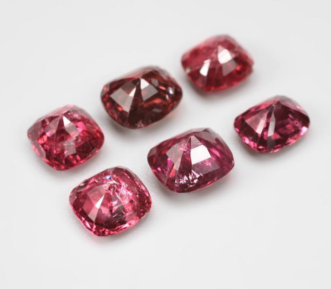 Набор из 6 шпинелей 5,65 карата