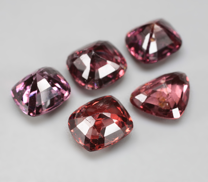 Крупный набор из 5 шпинелей 7,31 карата