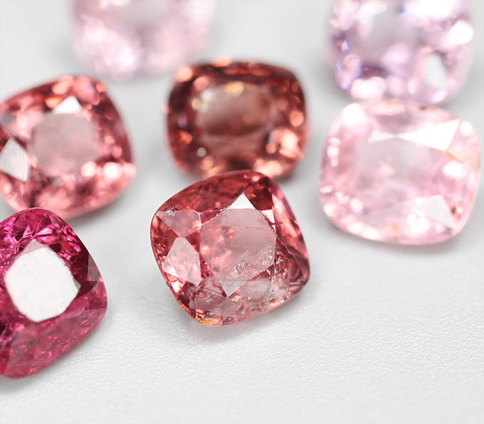 Крупный набор из 7 шпинелей 6 карат