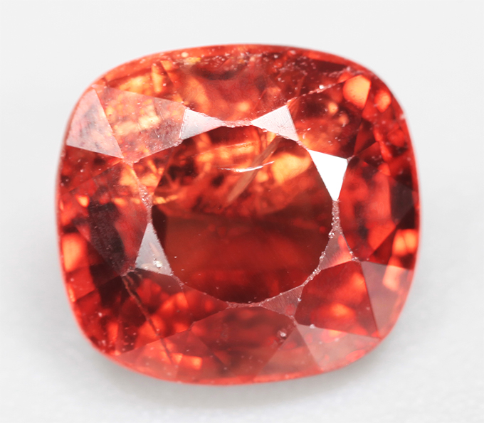 Ярко-оранжевая шпинель 1,32 карата