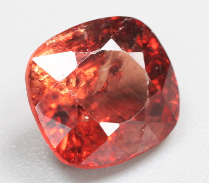 Ярко-оранжевая шпинель 1,32 карата