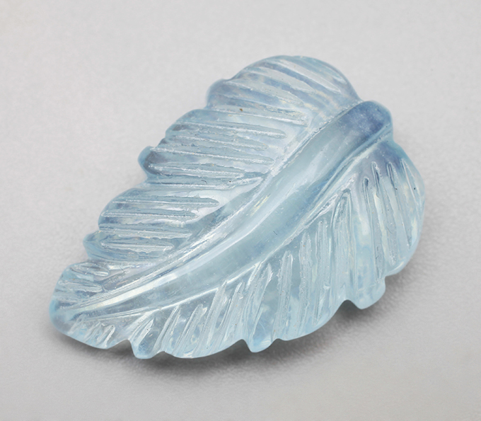 Крупный резной аквамарин 14,77 карата