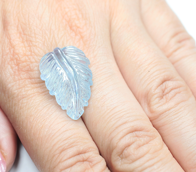 Крупный резной аквамарин 14,77 карата