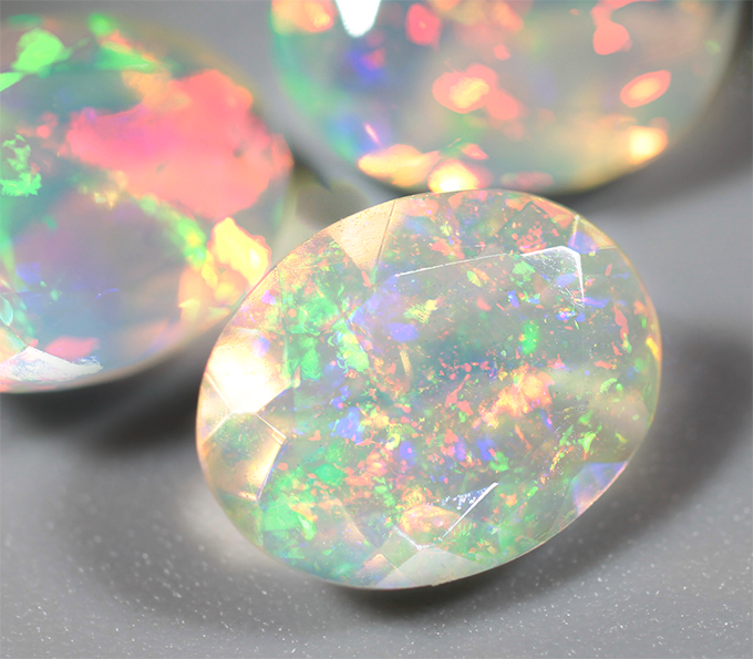 Набор из 3 ограненных эфиопских опалов 2,92 карата