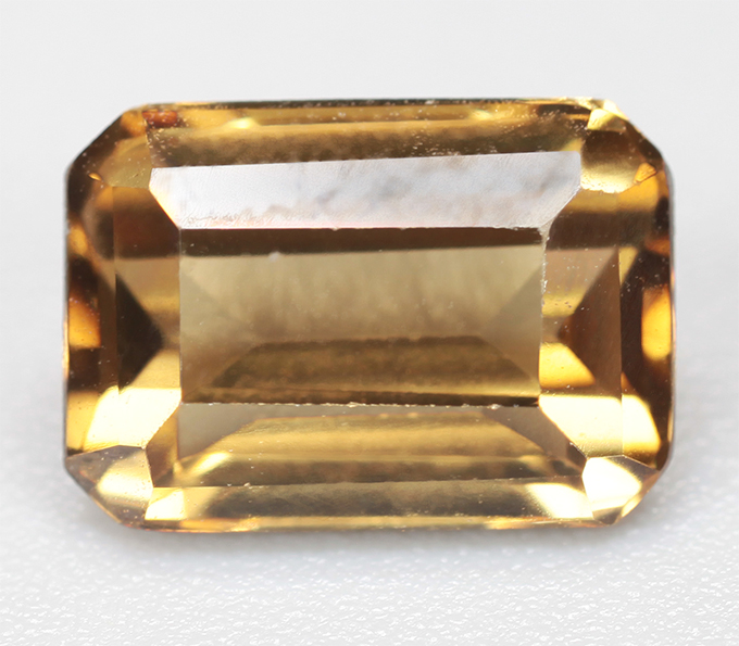 Желтый циркон высокой чистоты 1,8 карата