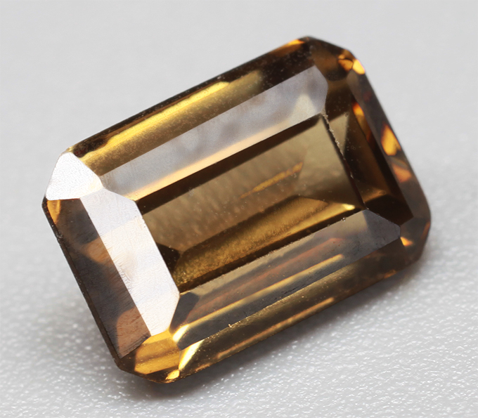 Желтый циркон высокой чистоты 1,8 карата