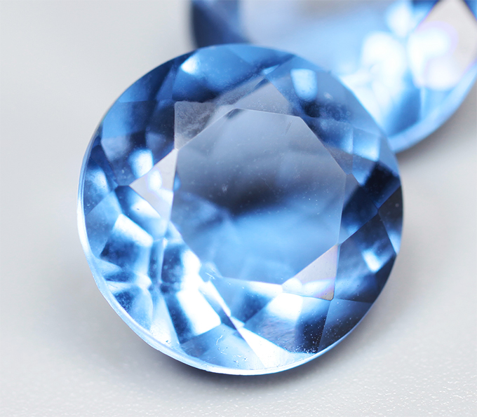 Крупная пара флюоритов со сменой цвета 11,64 карата