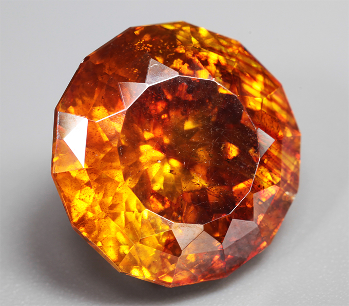 Крупный сфалерит 12,98 карата