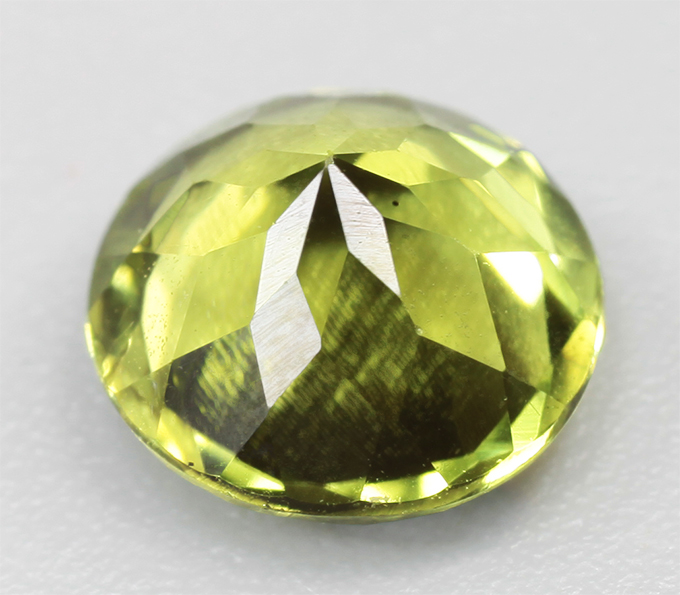 Перидот 0,96 карата