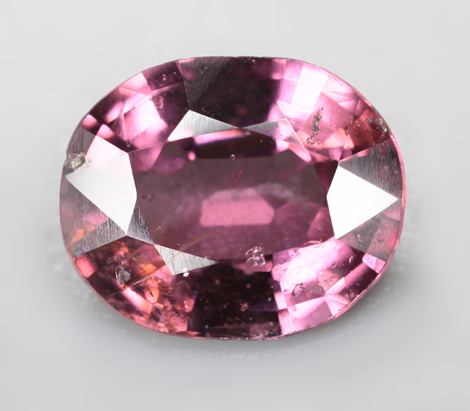 Розовато-пурпурная шпинель 1,34 карата