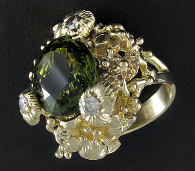 Кольцо с крупным турмалином и бриллиантами