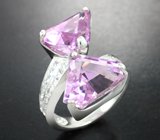 Кольцо с кунцитами авторской огранки 18,49 карата и бесцветными цирконами