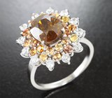 Кольцо с золотисто-желтым сфеном высокой дисперсии 3 карата и разноцветными сапфирами