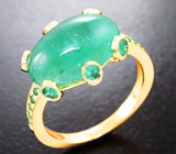 Кольцо с уральским изумрудом 6,16 карата и малыми изумрудами