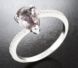 Кольцо с зултанитом 2,07 карата и бесцветными цирконами