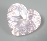 Чистейший крупный розовый кварц лазерной огранки 37,6 карата