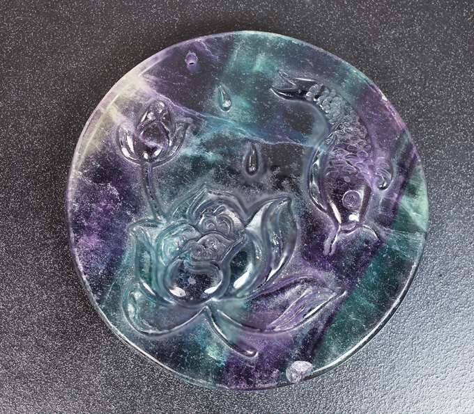 Камея-подвеска «Морской сад» из цельного флюорита 200 карат
