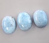 Набор из 3 кабошонов голубой казахстанской бирюзы 27,08 карата