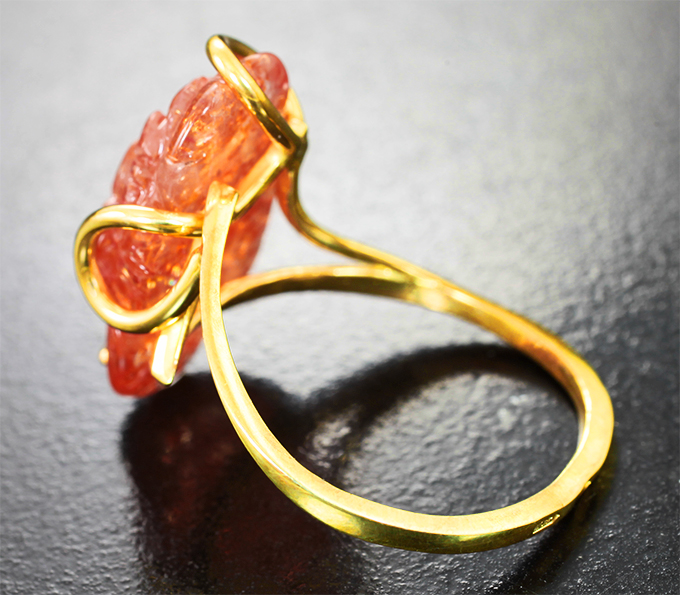 Кольцо с резным солнечным камнем 6,87 карата
