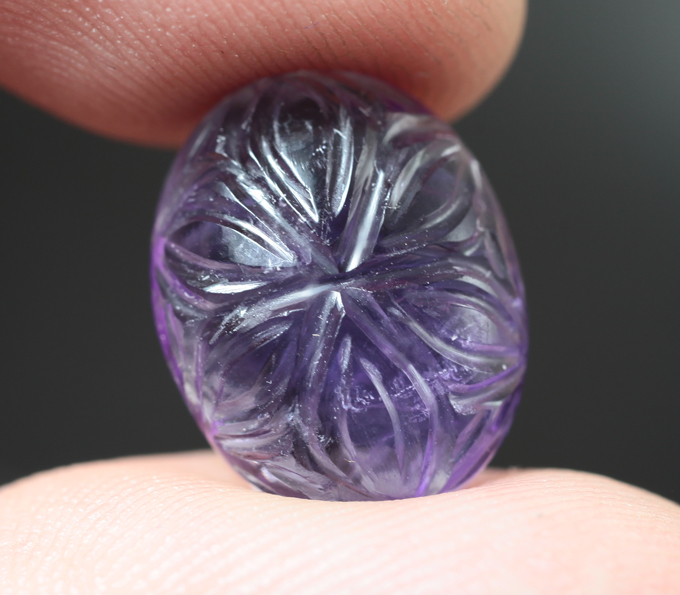 Резной аметист 11,73 карата