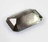 Коллекционный перидот с плотным включением рутила 4,89 карата