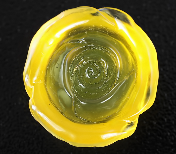 Браслет с резным огненным опалом 14,84 карата