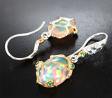 Серьги с кристалличевскими эфиопскими опалами 8,16 карата и цаворитами