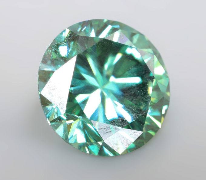 Голубовато-зеленый муассанит 1,31 карата