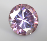 Крупный пурпурно-розовый муассанит 3,28 карата