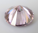 Крупный пурпурно-розовый муассанит 3,28 карата