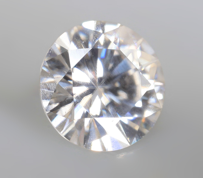 Бесцветный муассанит 0,57 карата