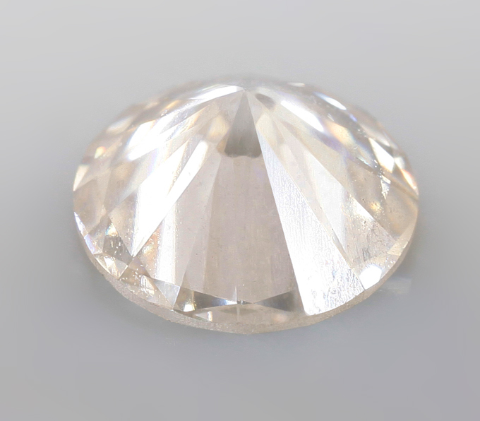 Бесцветный муассанит 0,57 карата