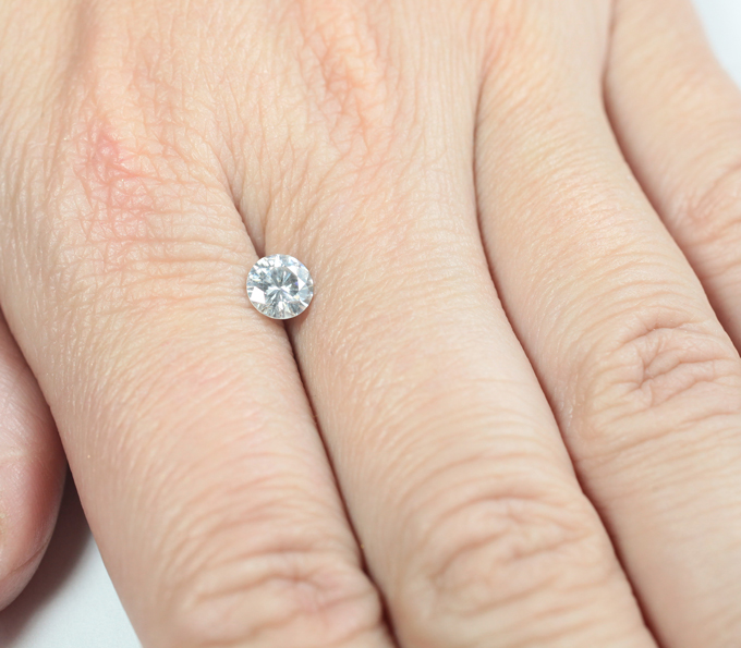 Бесцветный муассанит 0,57 карата